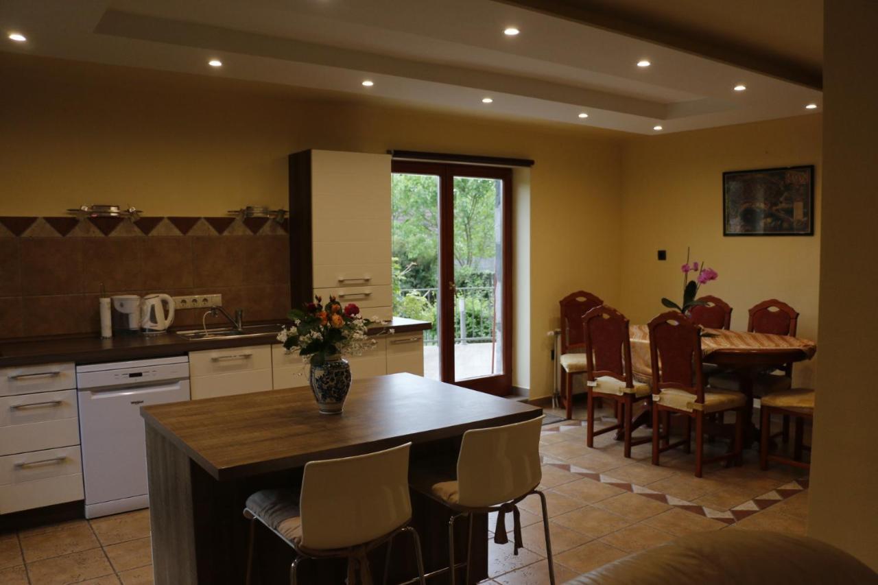 Flower Home เซนเทนแดร ภายนอก รูปภาพ